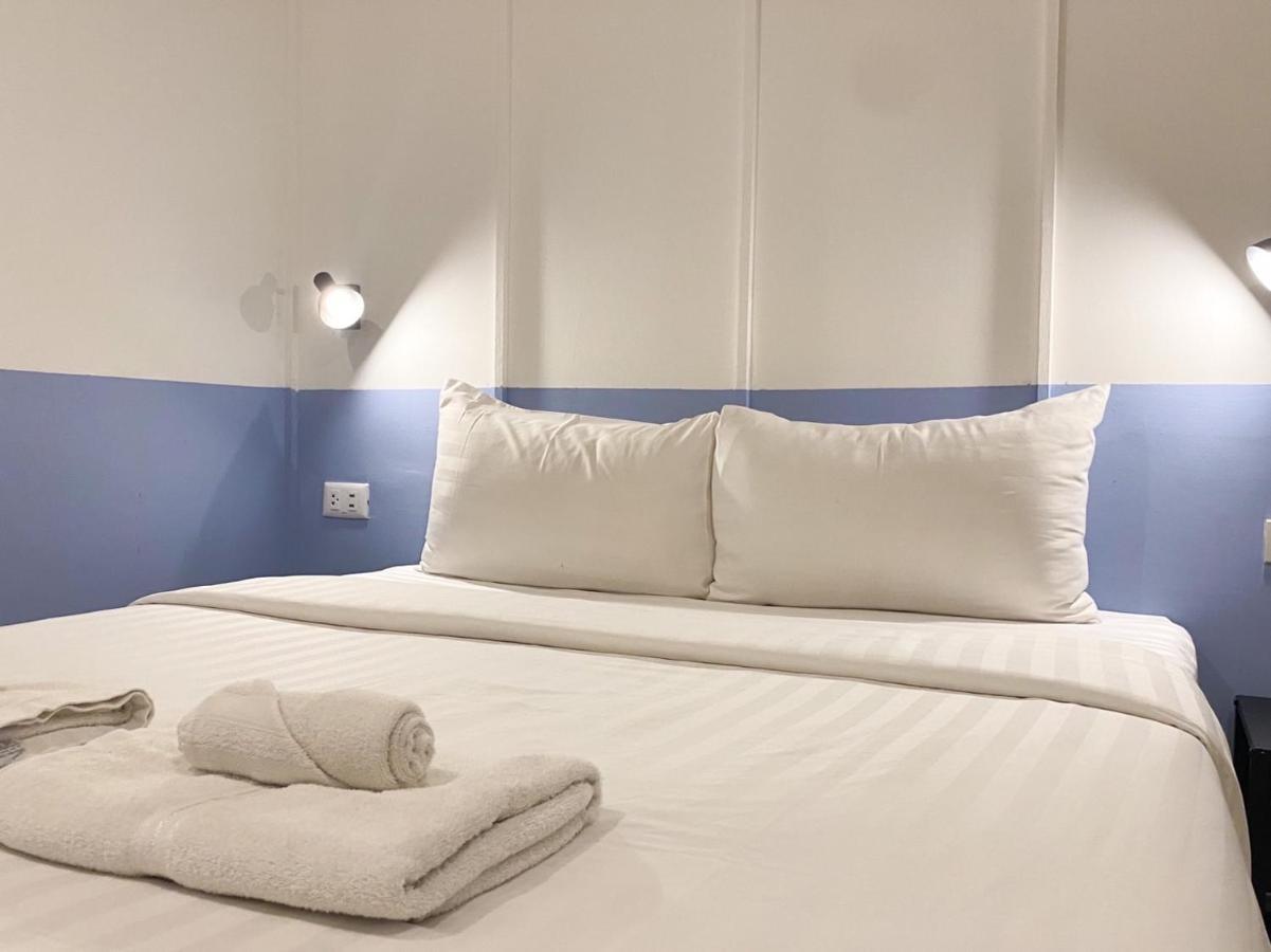 Saffron Hill Bangkok Hotel Екстериор снимка