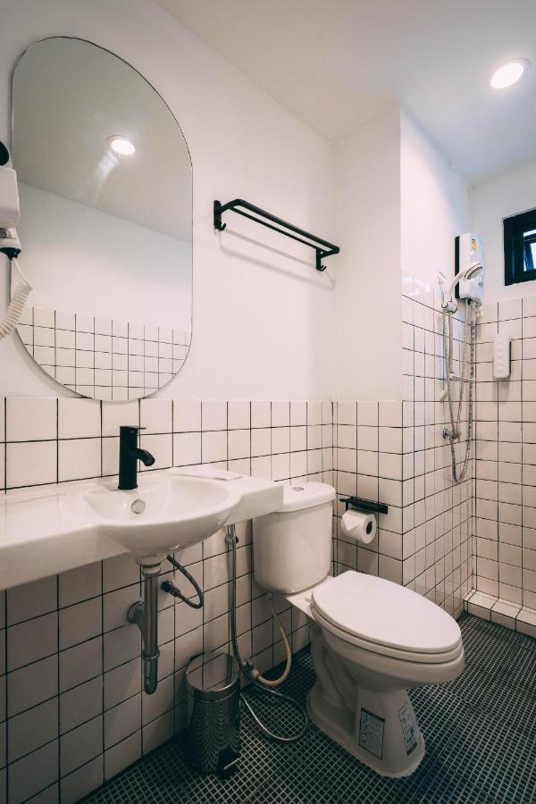 Saffron Hill Bangkok Hotel Екстериор снимка