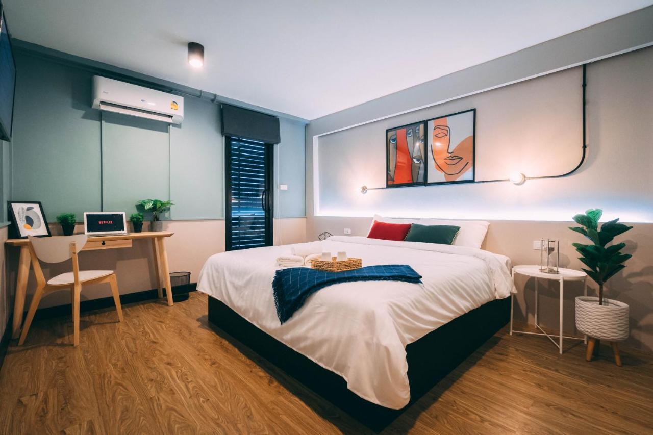 Saffron Hill Bangkok Hotel Екстериор снимка
