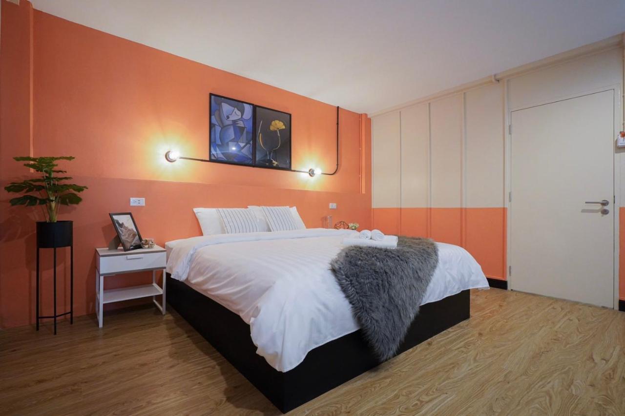 Saffron Hill Bangkok Hotel Екстериор снимка